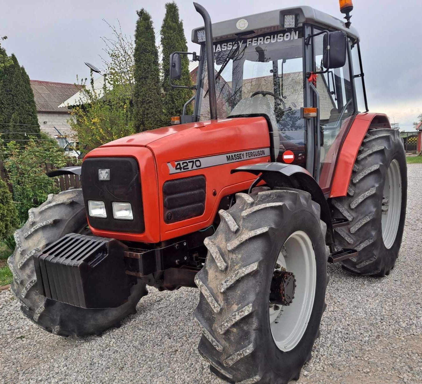 Massey Ferguson 4270