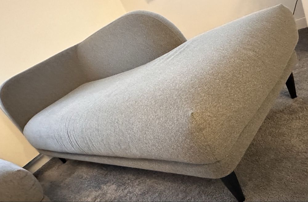 Jenny sits szezląg kanapa fotel do odpoczynku leżanka