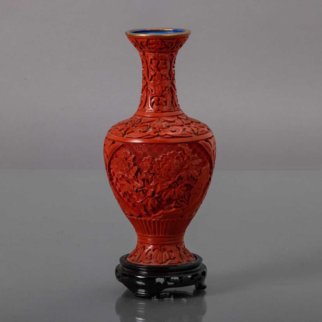 Jarra com Pormenores em Cloisonné