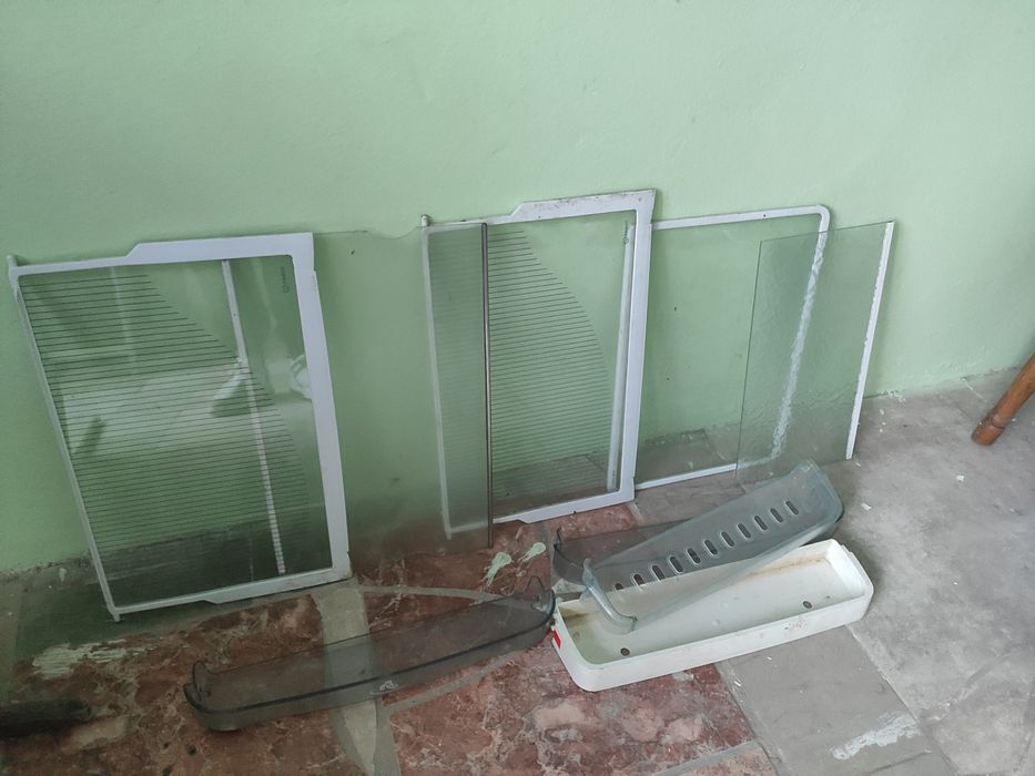 Полочки для холодильника (різні)