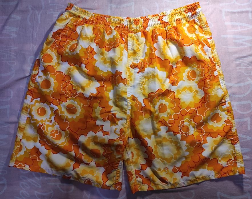 Футболка, шорти, плаття спортивного стилю, плавки купальні