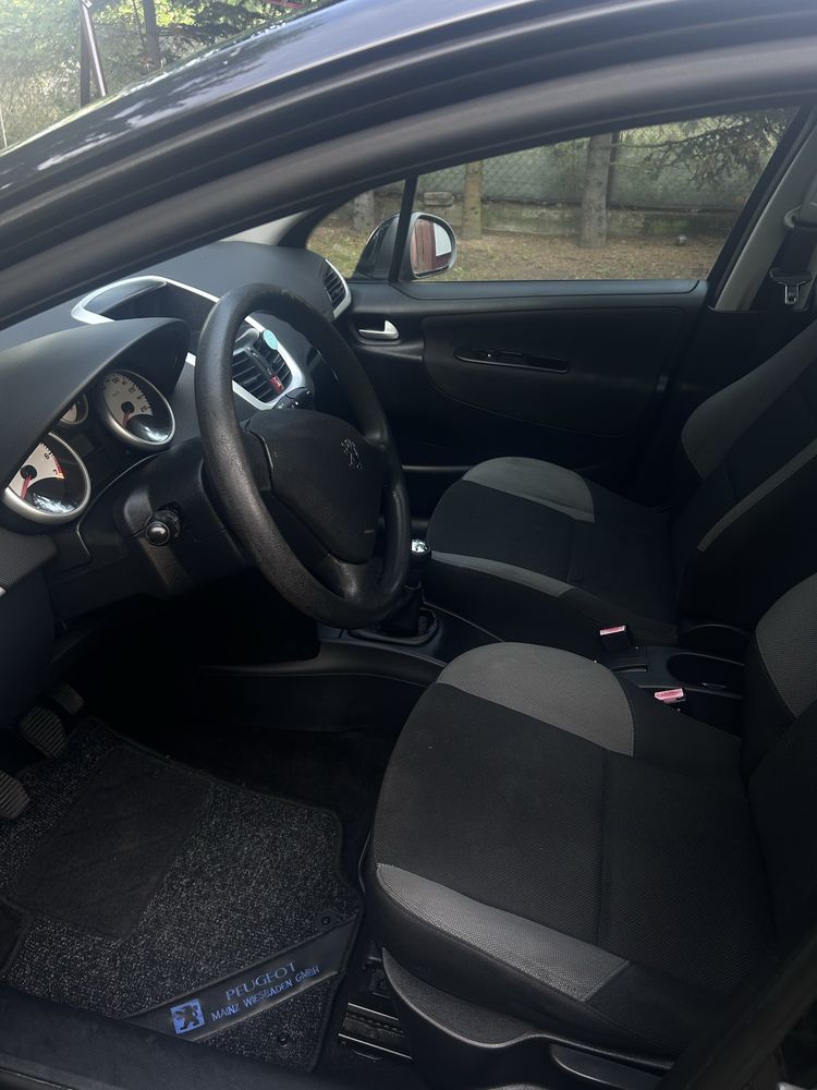 Peugeot 207 SW rok 2009 benzyna mały przebieg