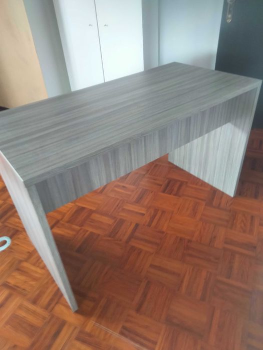 Mesa escritorio em bom estado