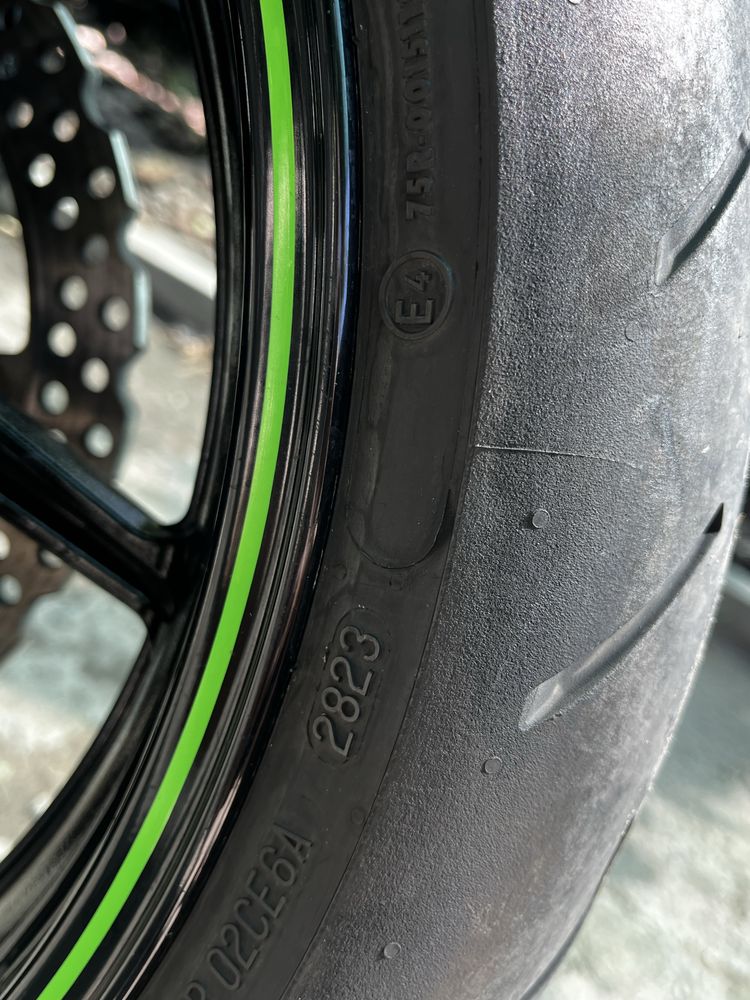 Kawasaki ninja zx6r ( Не Xonda , Suzuki , Yamaha )