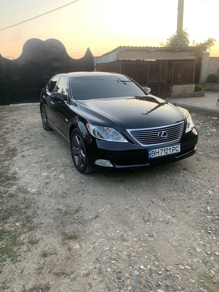 Продам хорошего черныша LS 460
