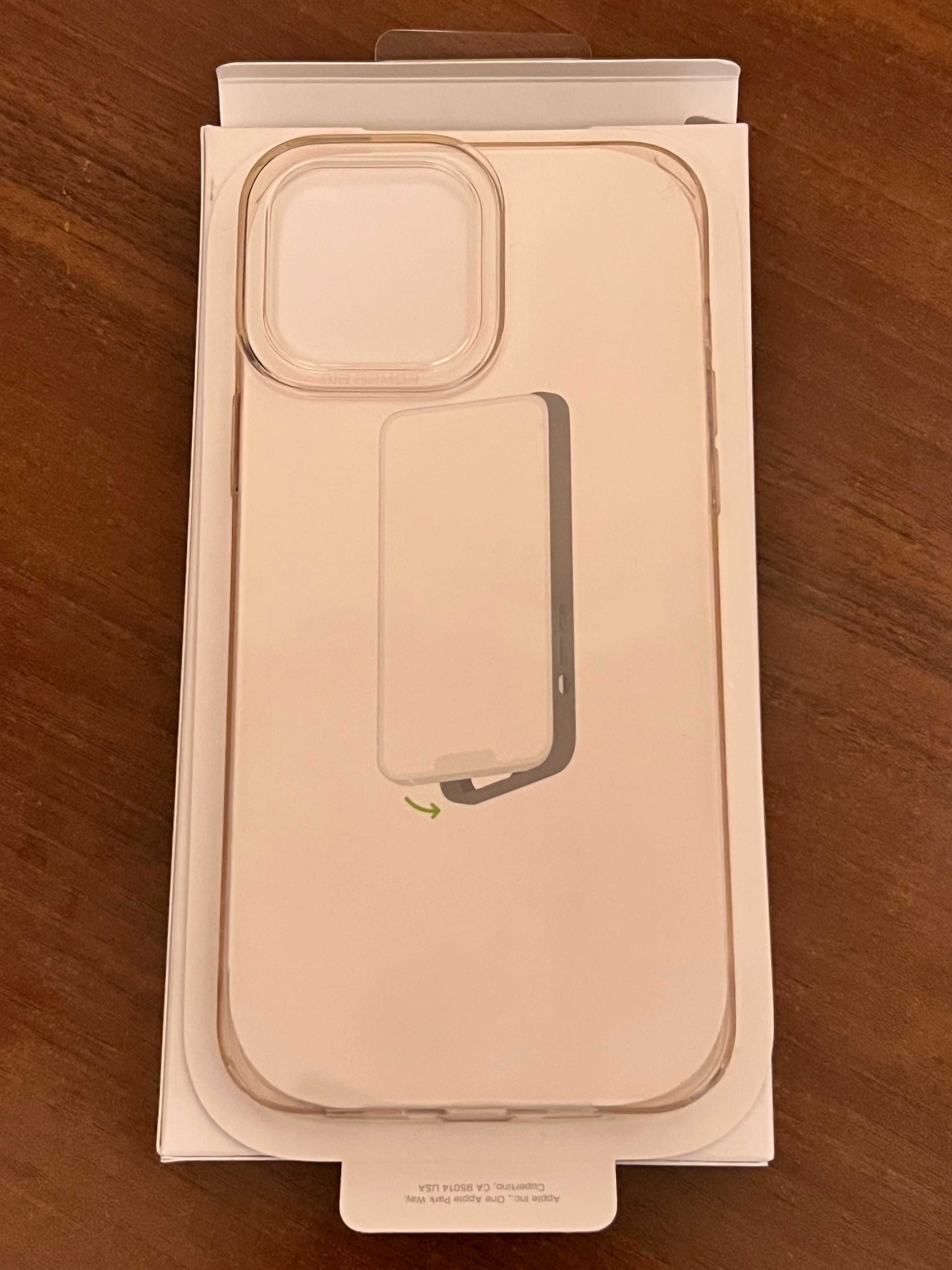 Продам оригинальный чехол на Iphone 13 Pro Max