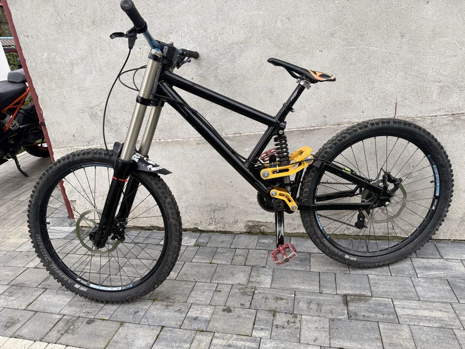 Rower downhill zumbi fox40 ,fox 5.0 ,dt swiss