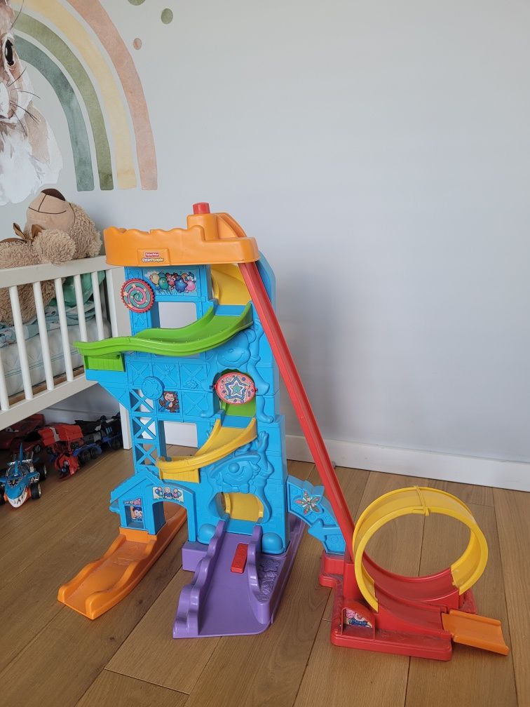 Zjeżdżalnia dla samochodzików fisher-price little people