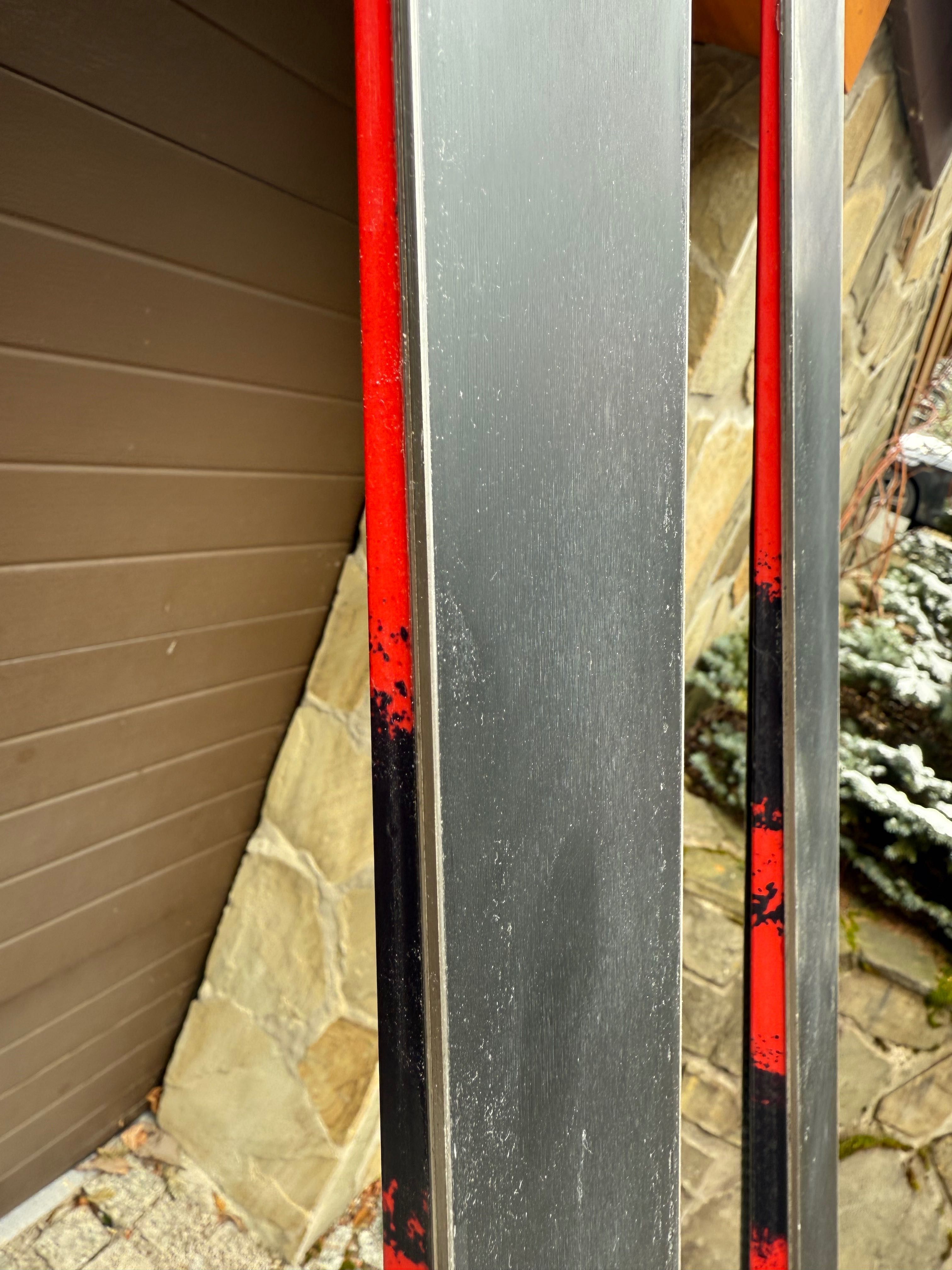 Narty Atomic Redster. DH 213 cm