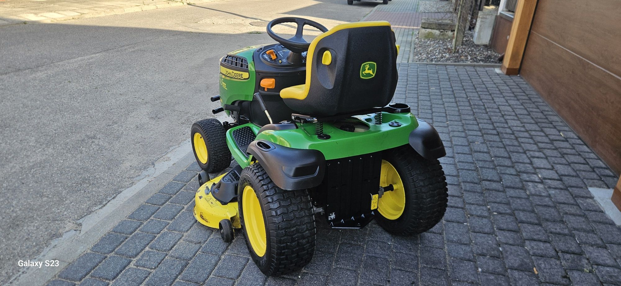 Traktorek kosiarka John Deere x165 22hp