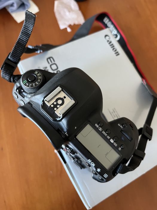 Canon 5D Mark IV (estado impecável!!)