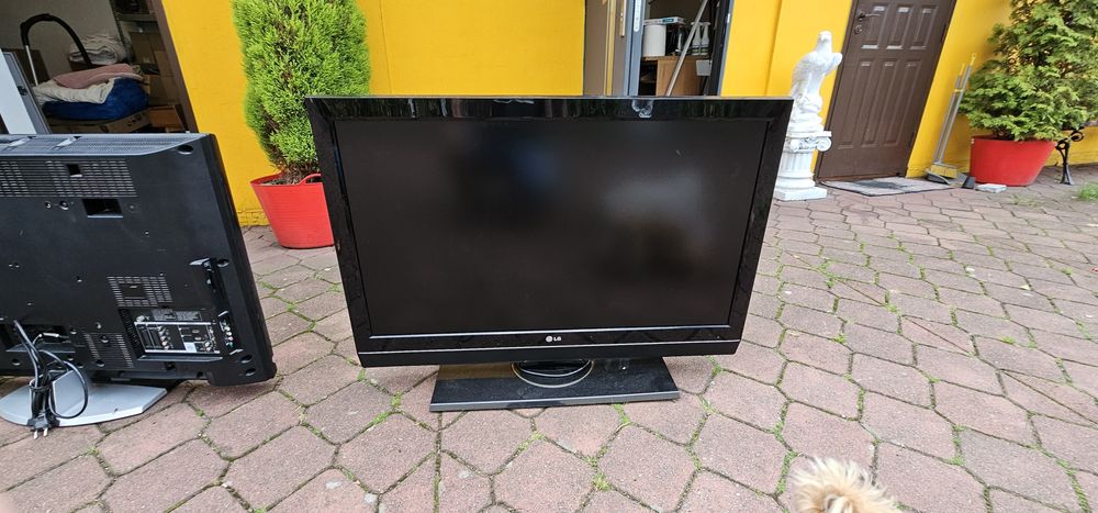 Sprawny Telewizor LG  42"