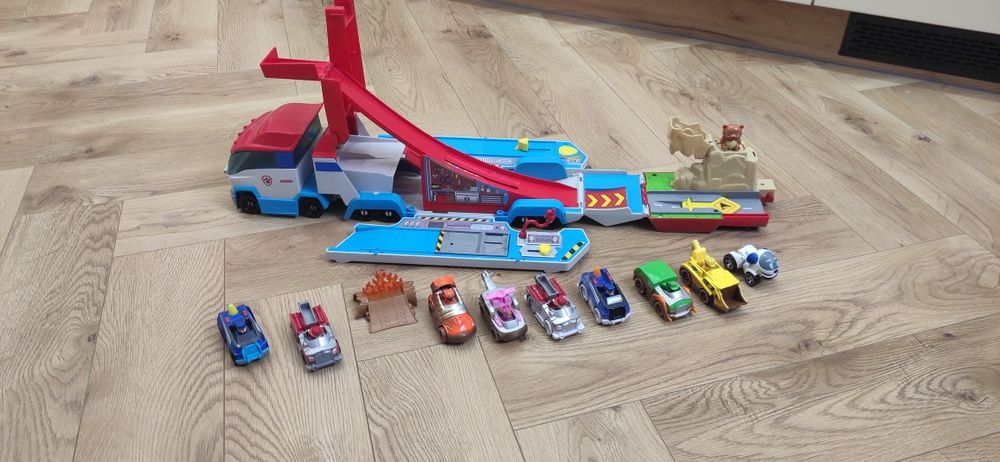 Psi patrol Patrolowiec + autka