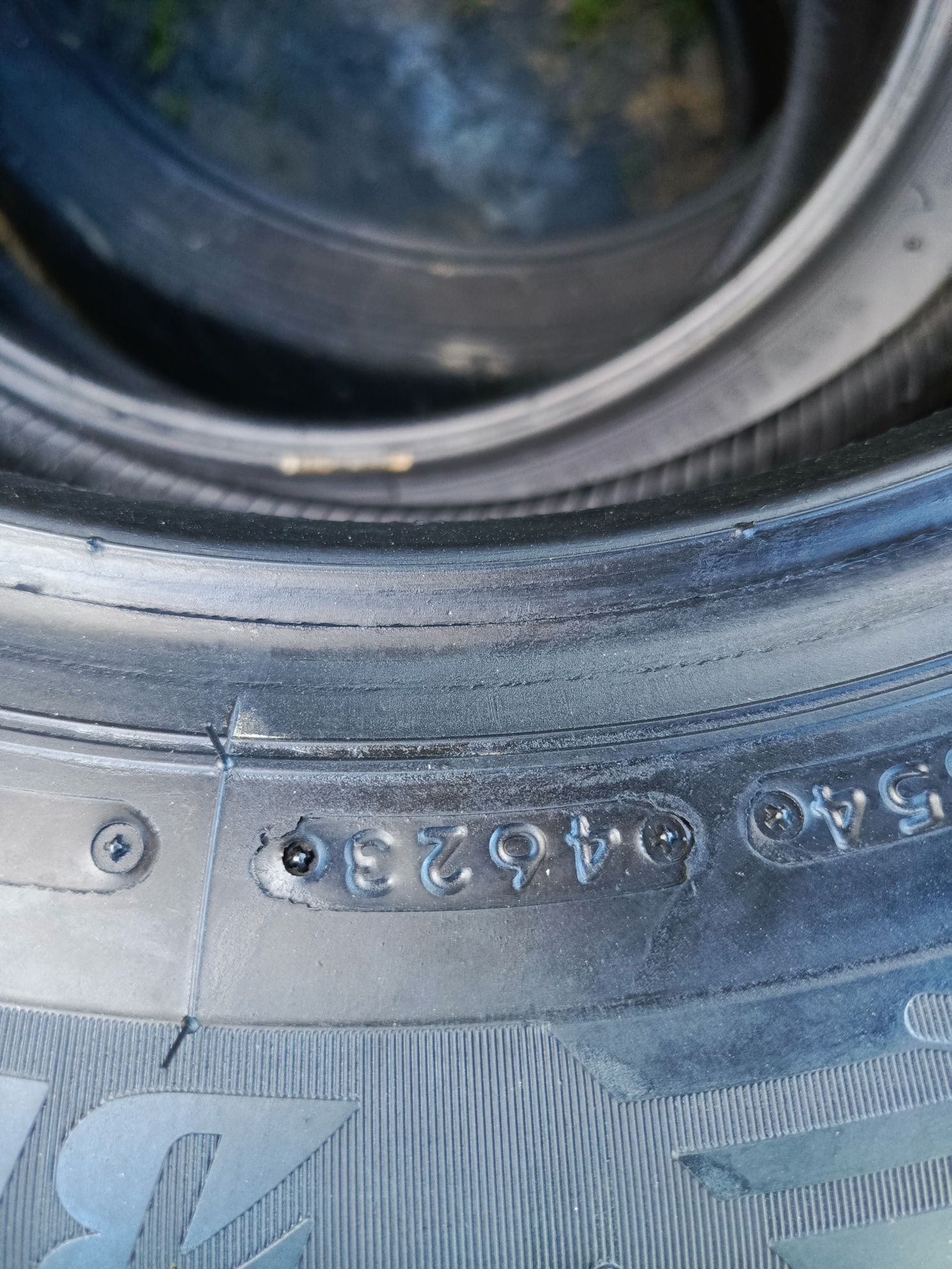 Sprzedam prawie nowe opony Bridgestone 215/60 r16C