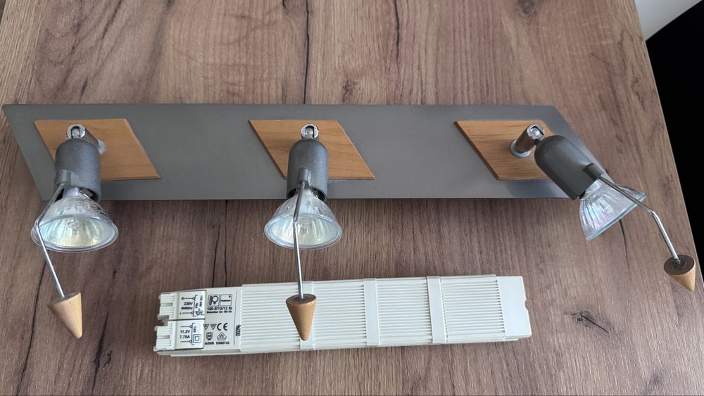 Lampa scienna sufitowa 3 reflektorki halogenowe