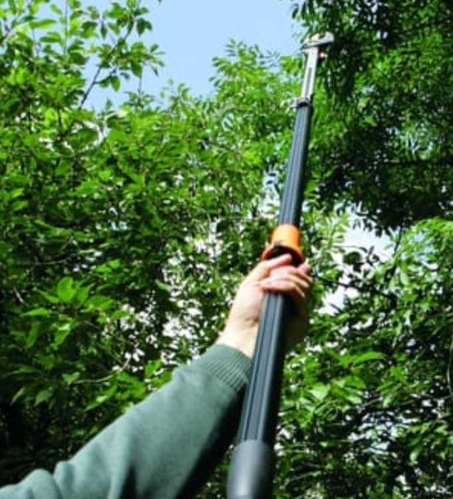 tesoura de podar Fiskars extensivel UP86 até 4m profissional