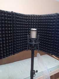 AKG P220 Студійний мікрофон