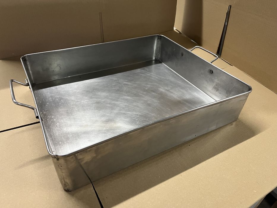 Tabuleiro rectangular em inox com pegas