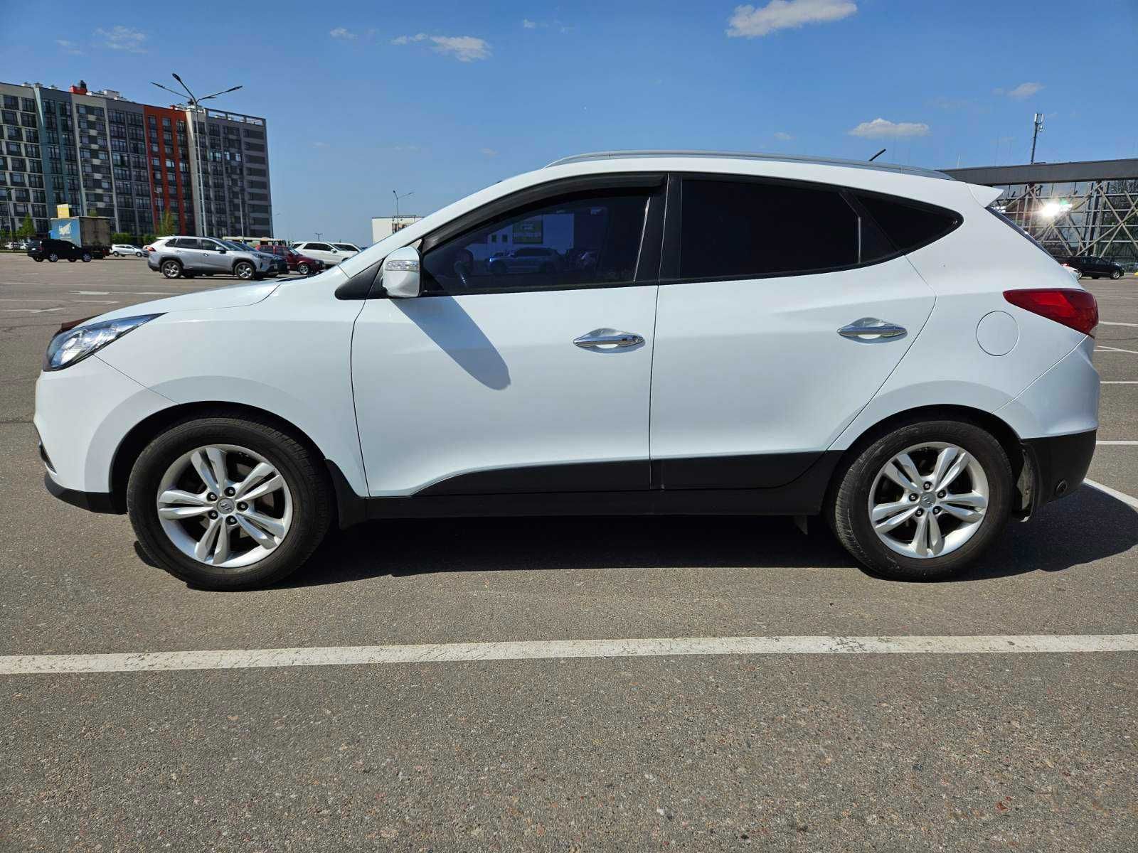 Hyundai ix35 2011, 2.0 AT (164 к.с.) 4WD, Style