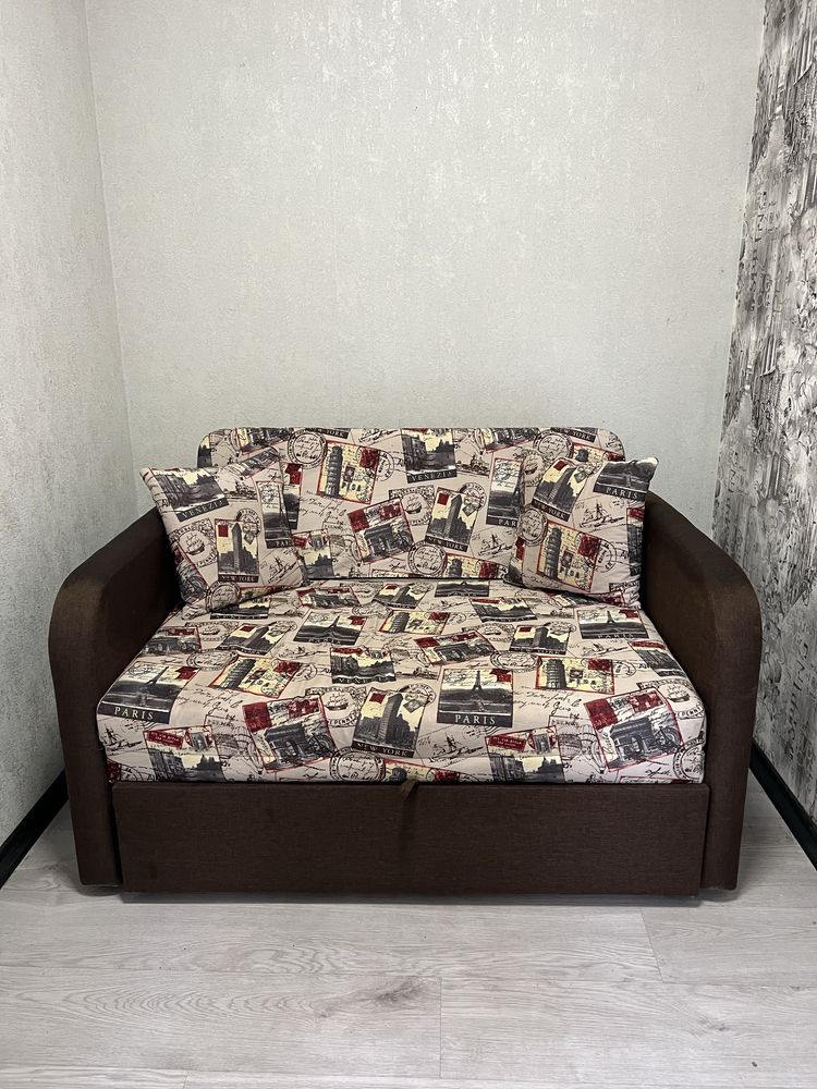 Продам диван розкладний Соцмісто