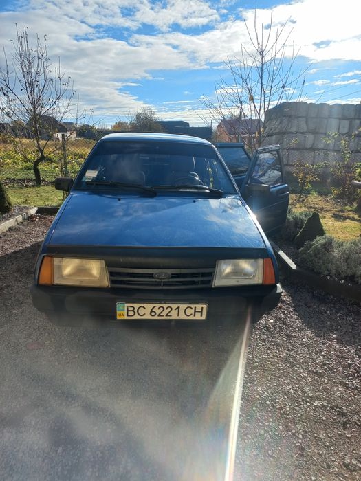 Автомобіль ваз 2199