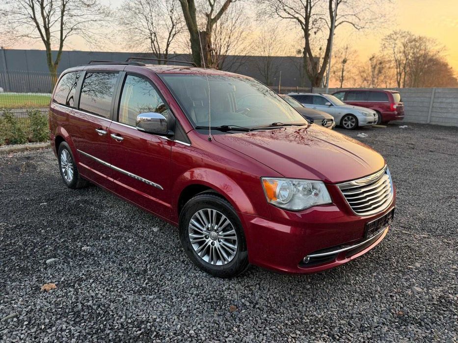 Chrysler Town Country
