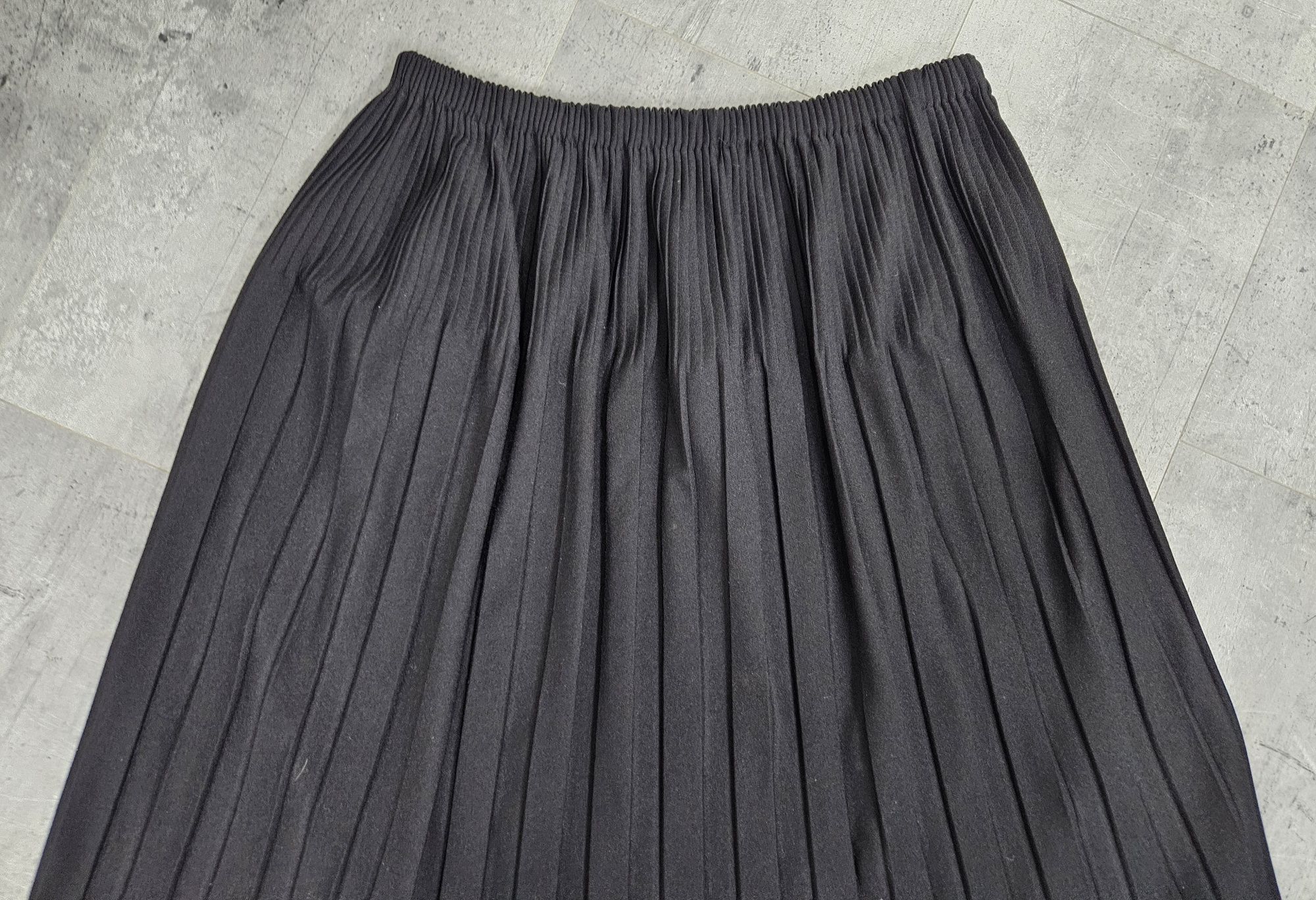 Czarna plisowana rozkloszowana spódnica XL -XXL