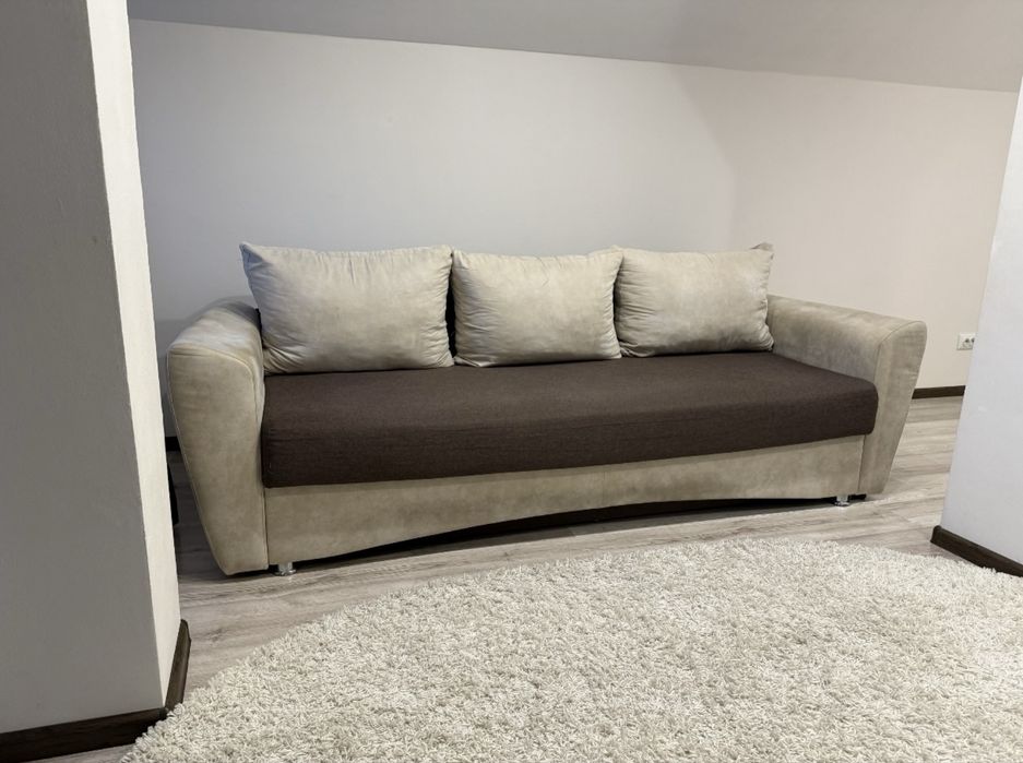 Продам сучасний розкладний диван