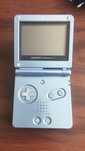 Gameboy Advance w stanie dobrym z zestawem gier.