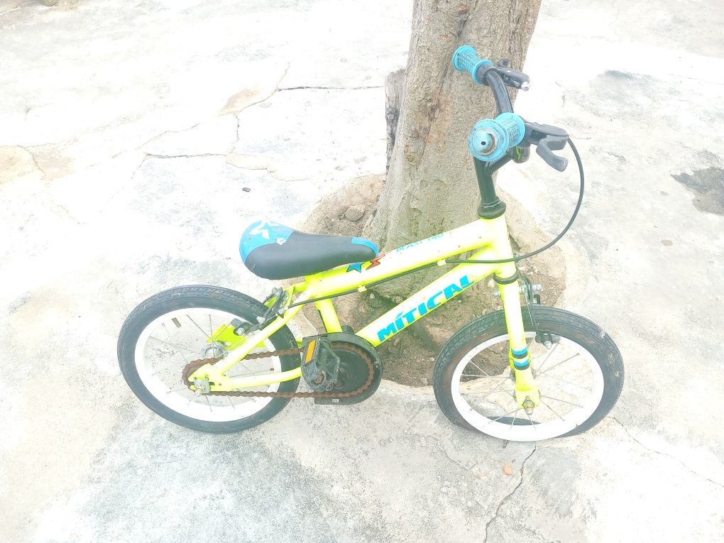 2 bicicletas de criança
