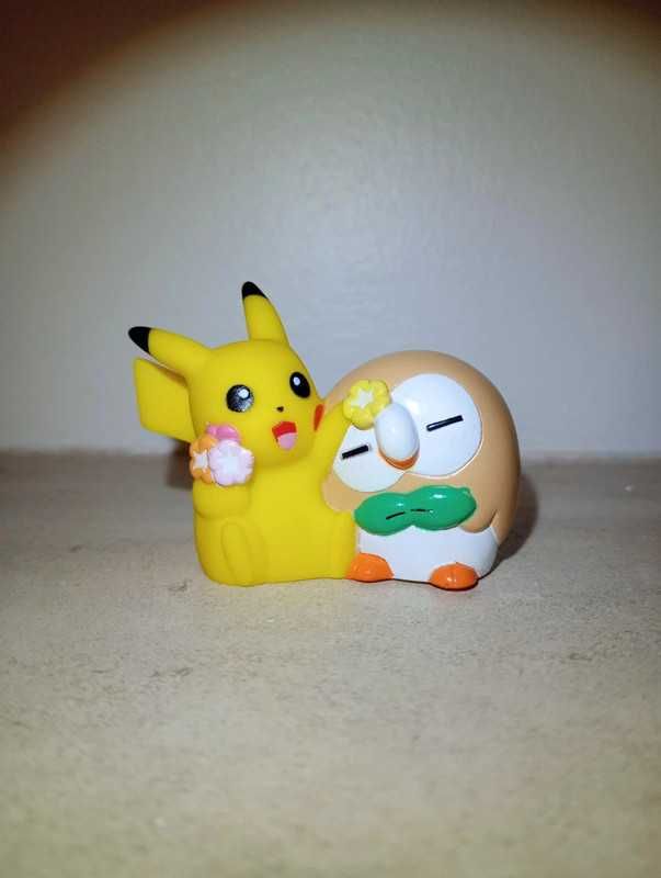 Pikachu e rowlet