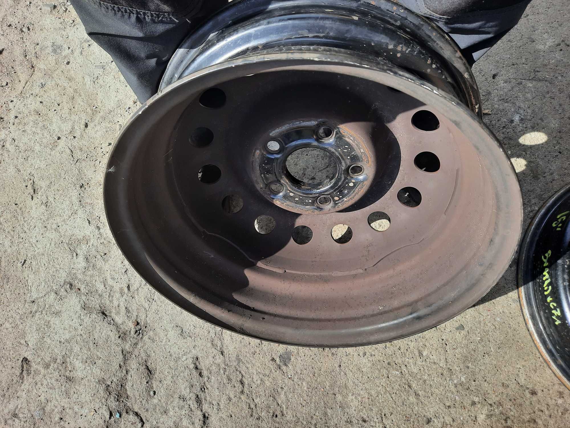 Oryginalne felgi stalowe KIA Cee'd HYUNDAI i30 15" 5x114,3x67,1 ET 47