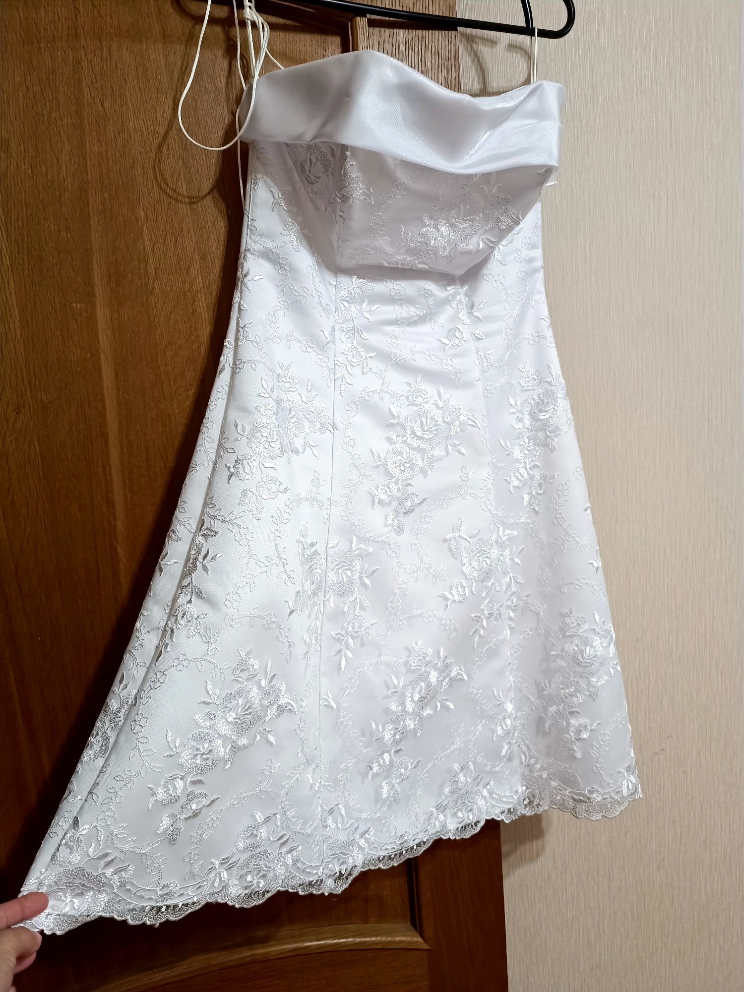 Весільна сукня коротка.  Шубка
