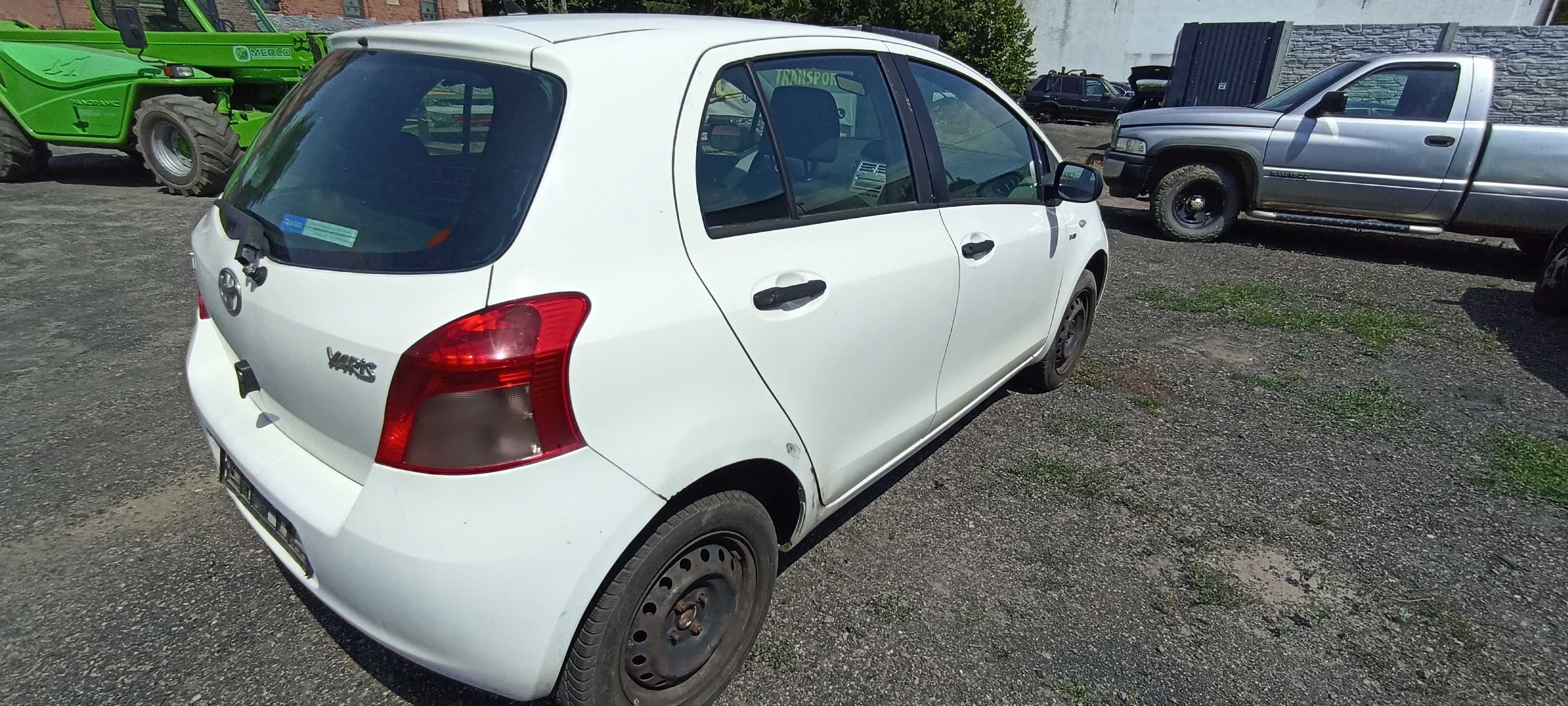ćwiartka tył tylna toyota yaris 1.4 d4d lak 068