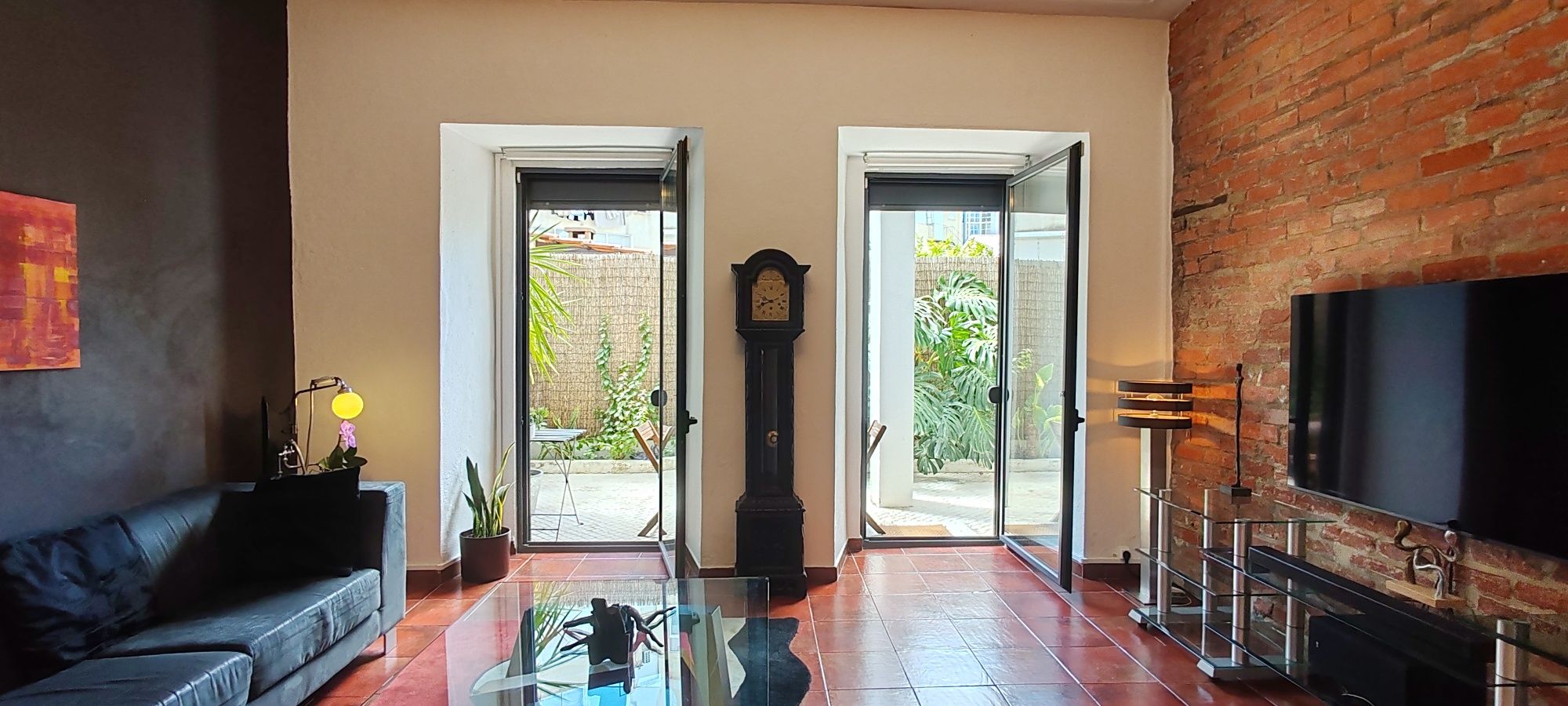T3+2 mobilado com 150m2 + terraço 22m2 junto ao Metro Alameda