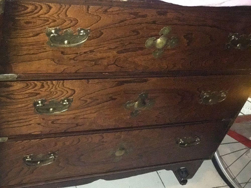 Cómoda de quarto em excelente estado