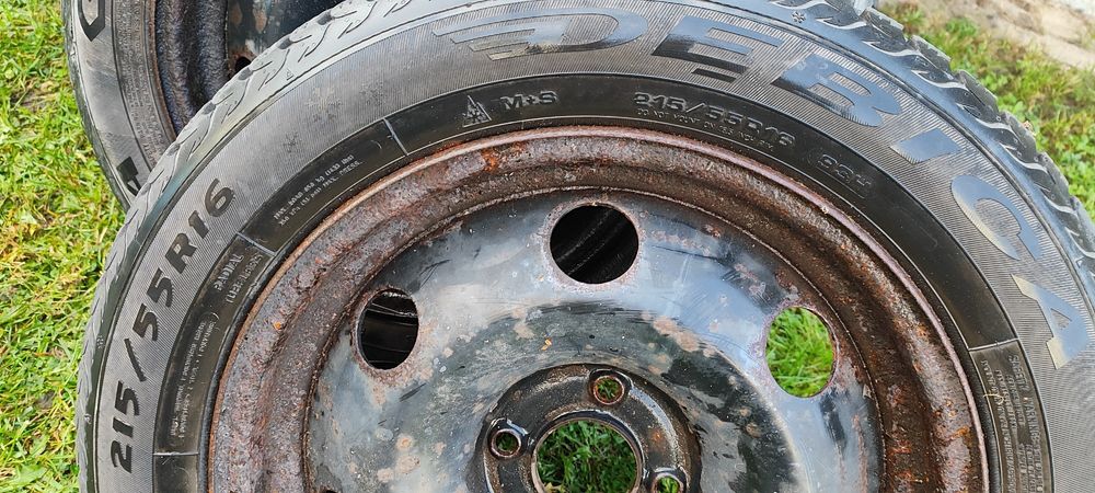 Opony  215/55r16