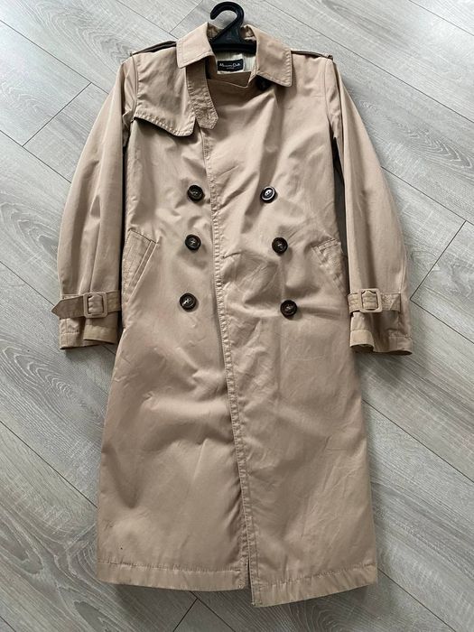 Плащ тренч фірми Massimo Dutti