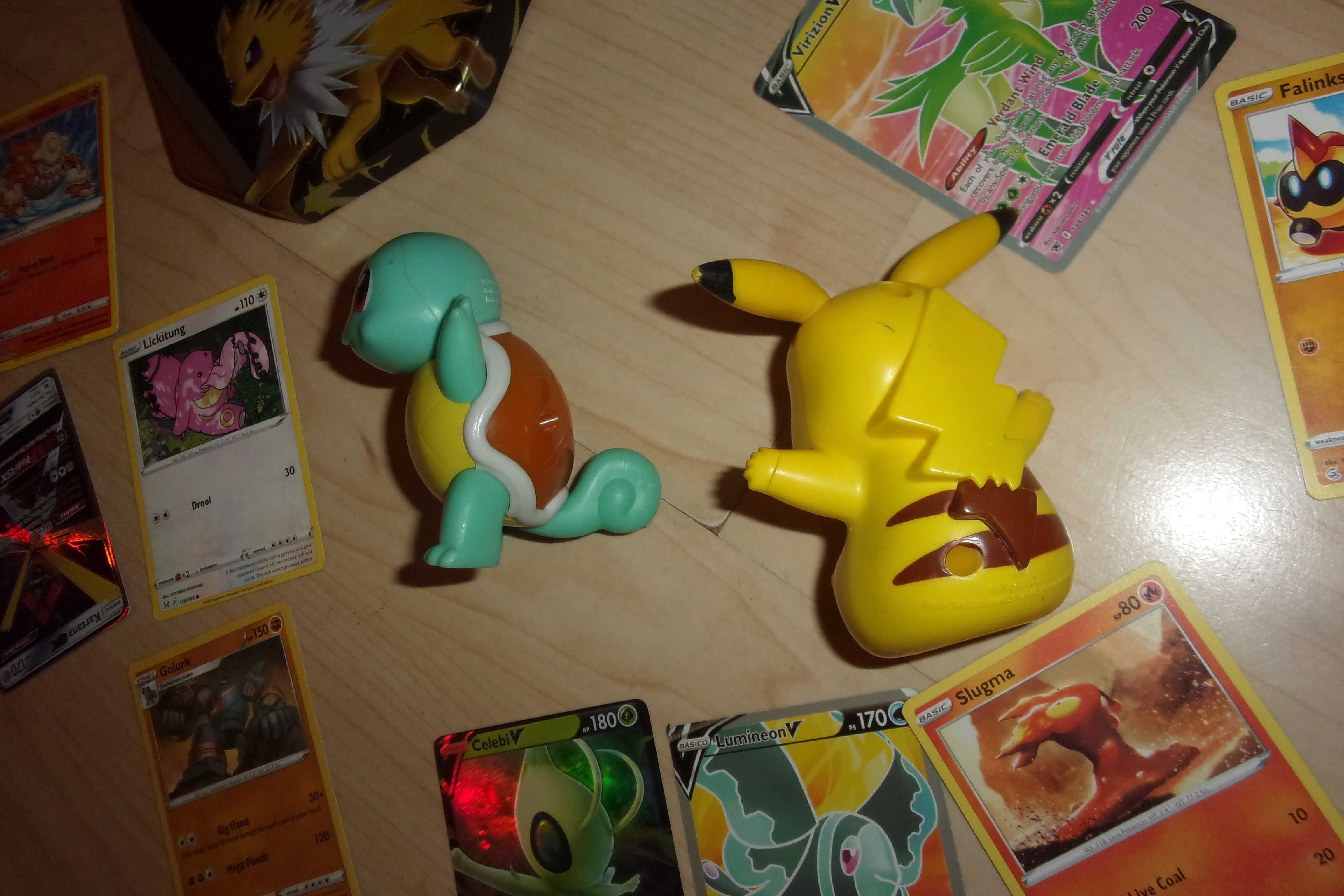 pokemon karty figurki pikachu squirtie pudełko
