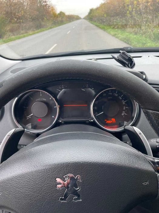 Peugeot 5008 2010рік 1,6 дизель