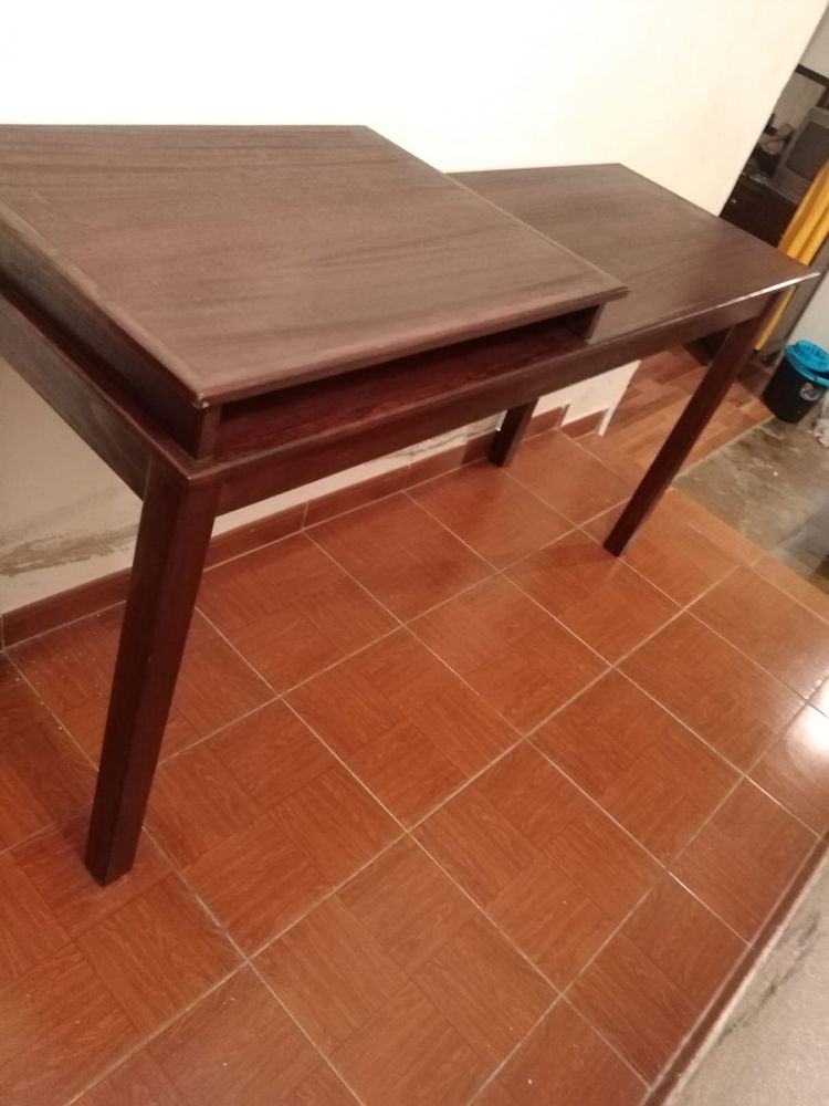 Mesa estilo aparador