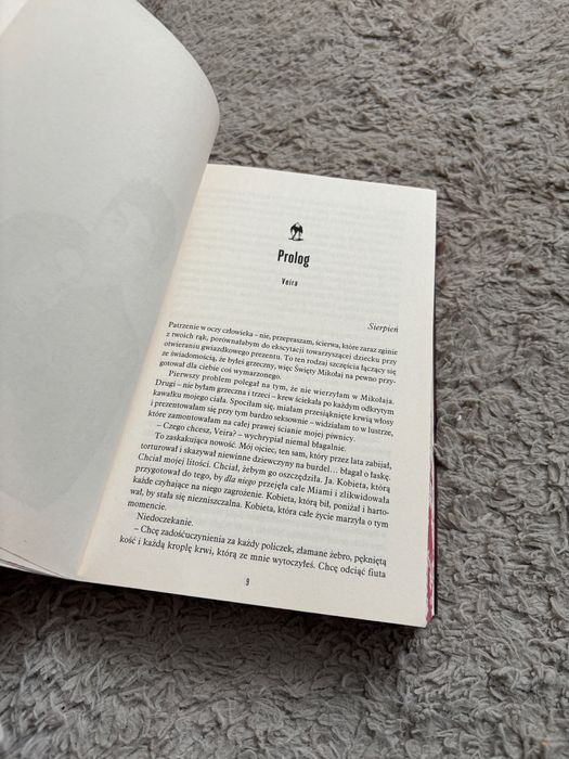 książka z autografem fortunateem ruby bloody valentine