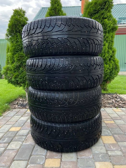 Nokian 255 55 18 зимова шипована