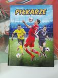 Książka topowych piłkarzy i w jakich grali klubach
