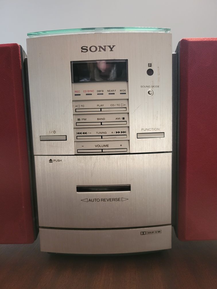 Aparelho de rádio CD e cassetes