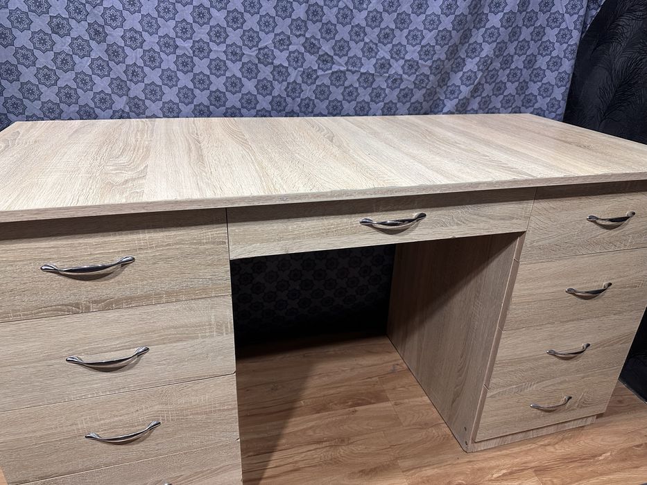 письменный стол