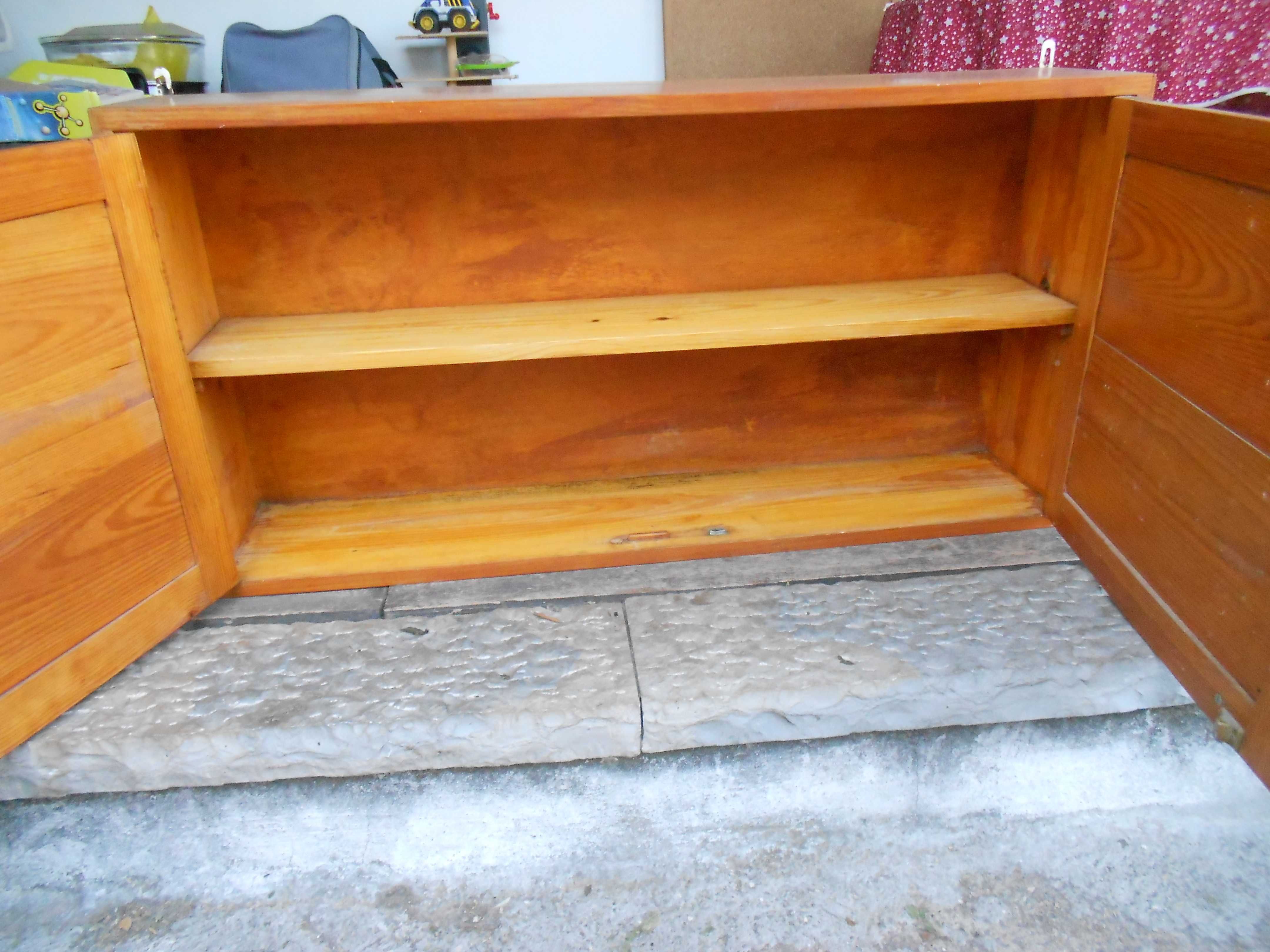 Movel armario antigo vintage madeira maciça WC cozinha garagem estudio