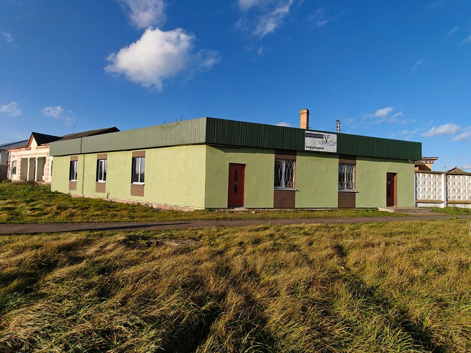 Комерційне приміщення з вдалим розташуванням с.Верба.