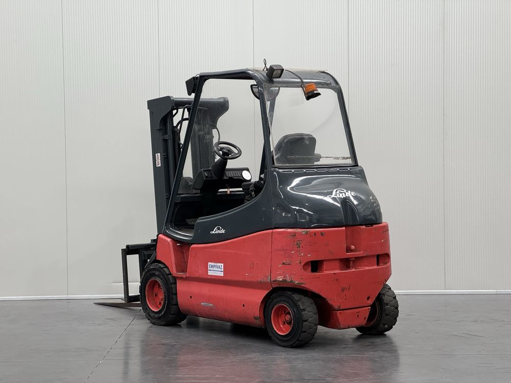 Empilhador Linde 3000Kg - Elétrico