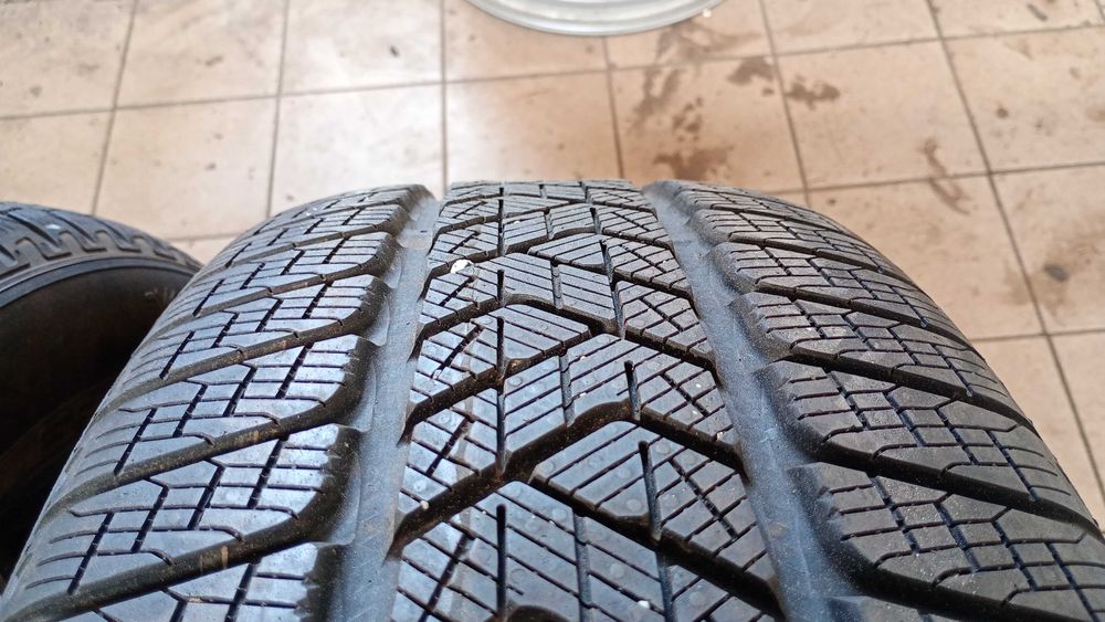 2x 235/55R19 PirellI Scorpion Zima Używane Siedlce